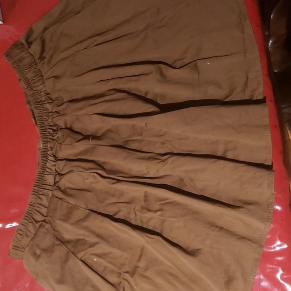 Brown pleated mini skirt with shorts built in - Picture 3 of 5